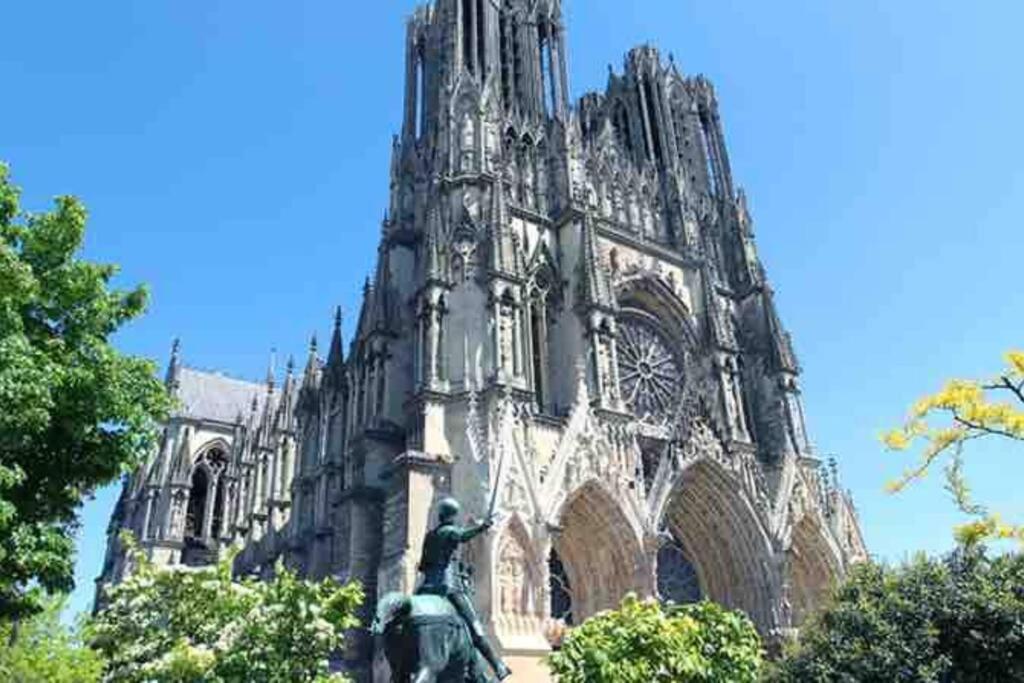Apppartement Des Sacres De Reims Lägenhet Exteriör bild